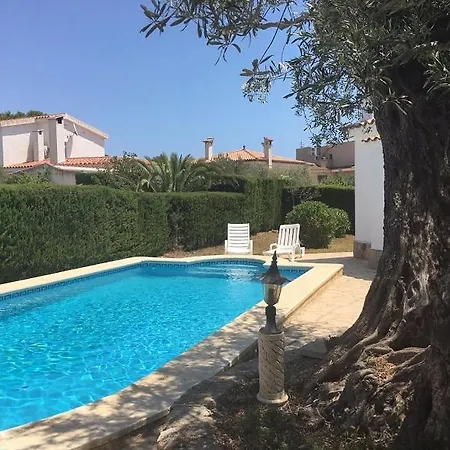 Con Piscina Holiday home *